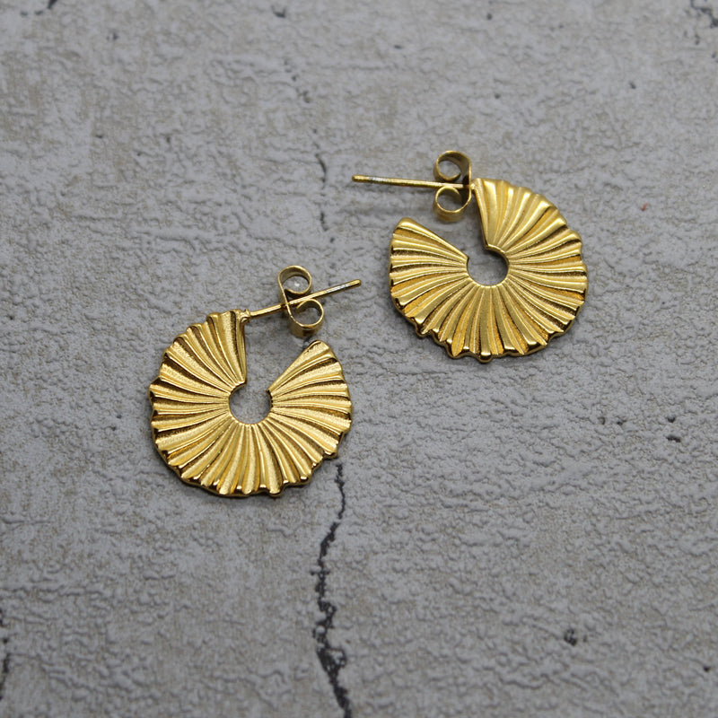 Fan earrings