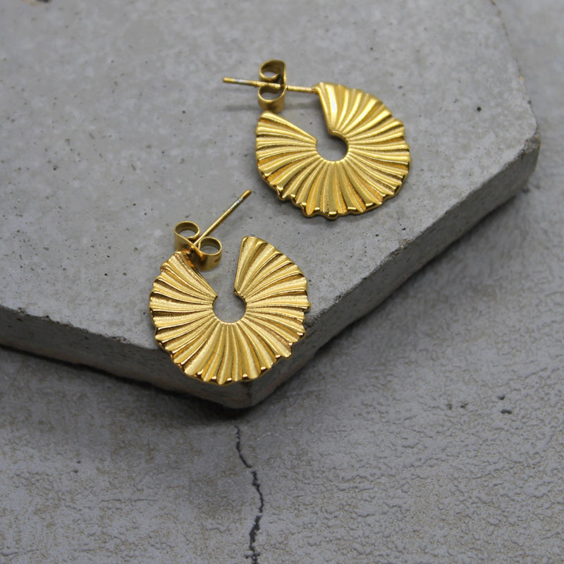 Fan earrings