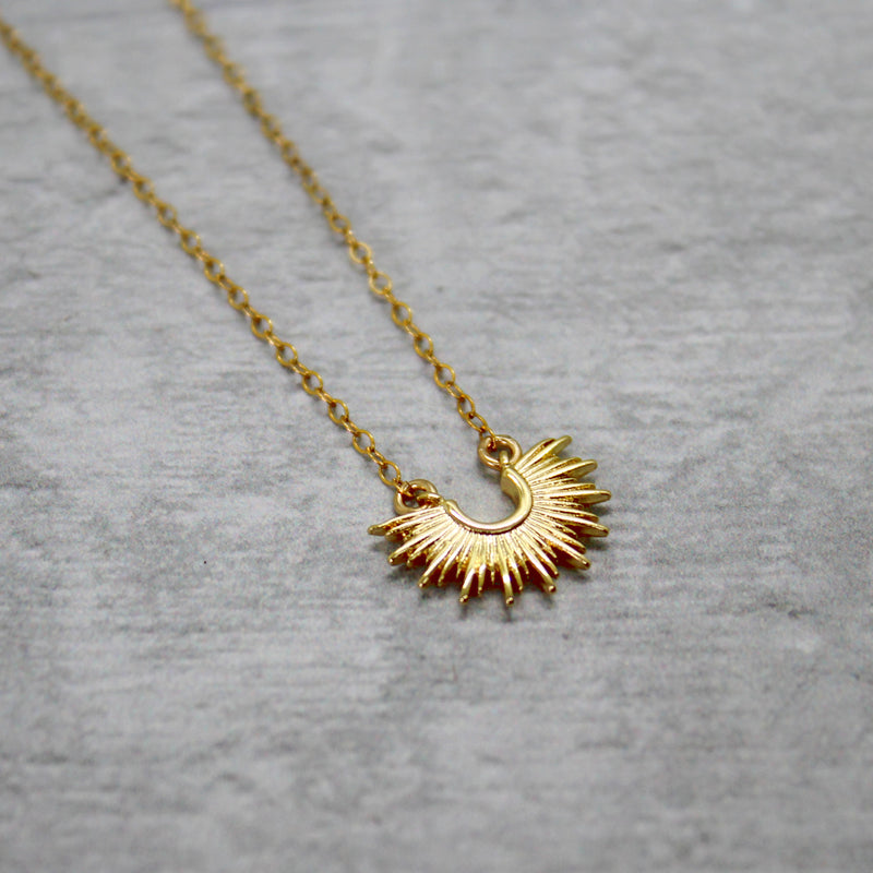 Mini sunburst necklace - Mara studio