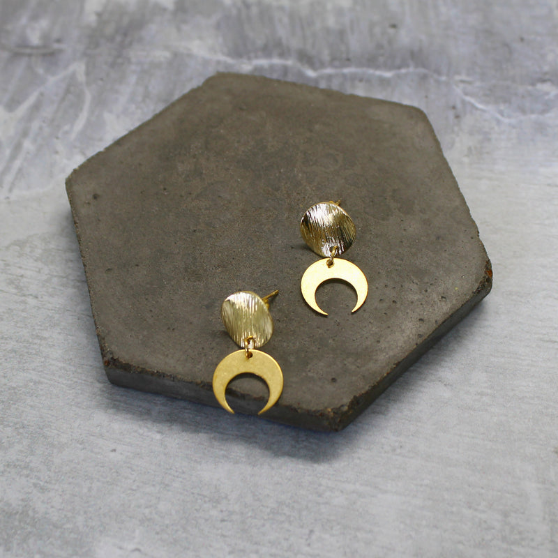 Brass moon earrings - Mara studio